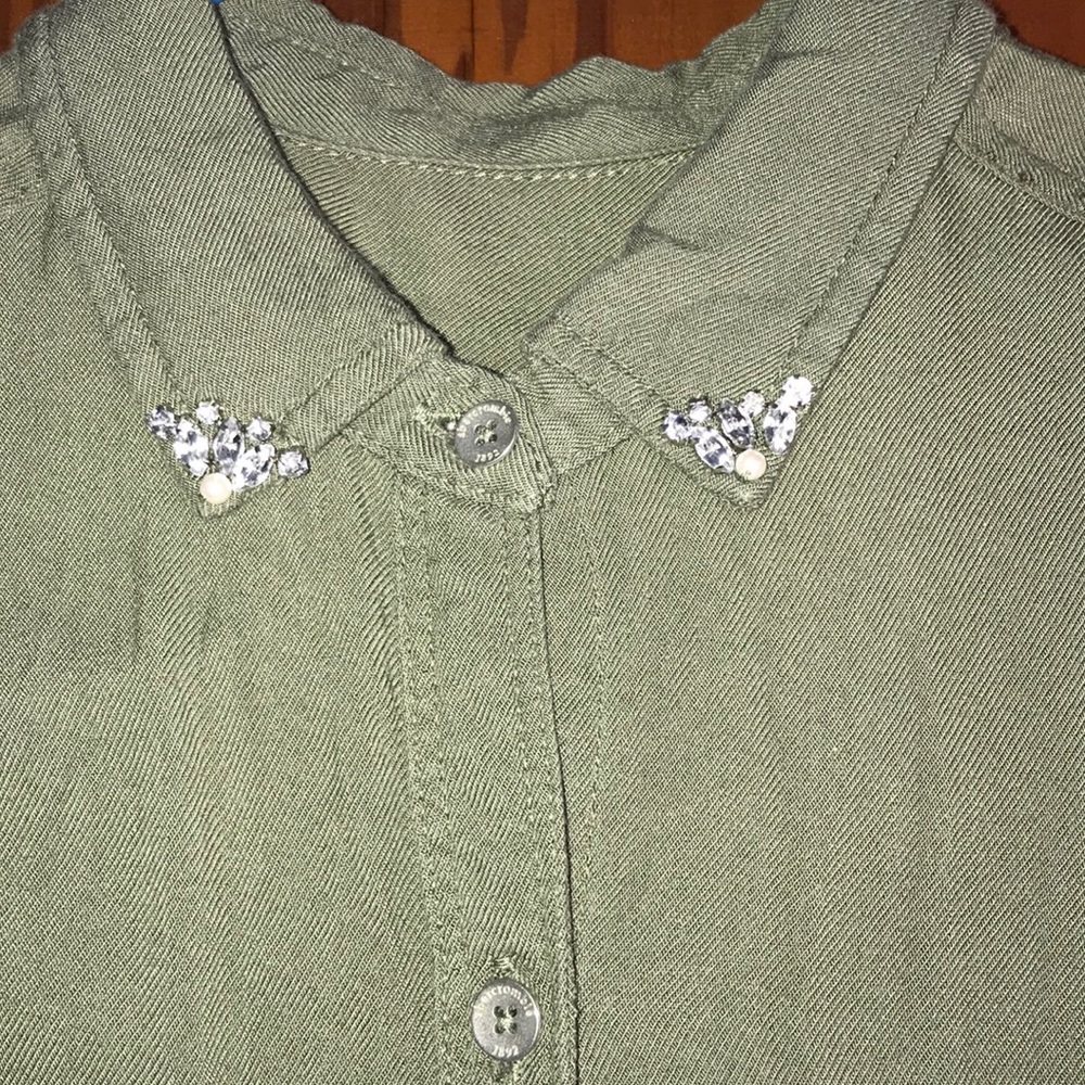 button down shirt - Picture 2 of 4